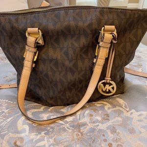 Michael Kors Tote/Crossbody